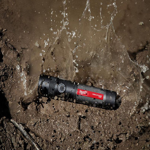 Milwaukee REDLITHIUM USB 1100 Lumens Twist Focus Flashlight - 2161-21