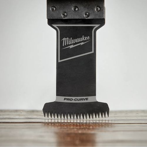 Milwaukee OPEN-LOK 1-3/8" High Carbon Steel Universal Fit Japanese Teeth PRO-CURVE Hardwood Multi-Tool Oscillating Blade, 1-Pack - 49-25-1131 