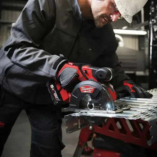 Milwaukee 5-7/8" x 34T Metal Cutting Circular Saw Blade with 20mm Arbor Size and 0.063" Kerf Thickness - 48-40-4215 