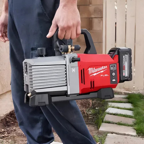 Milwaukee M18 FUEL Cordless 5 CFM Vacuum Pump Kit with 8.0Ah Battery and Charger - 2941-21