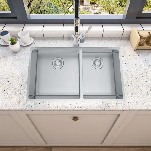 Franke Cube Center 32-1/2" x 17-3/4" Undermount Double-Bowl Kitchen Sink, 60/40 Split, Stainless Steel - CUX16032 (122.0627.664)