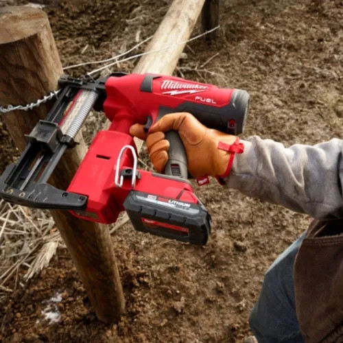 Milwaukee 1-3/4" 9-Gauge Galvanized Staples for M18 FUEL Utility Fencing Stapler (960 Per Box) - MPU134-960