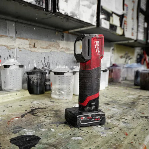 Milwaukee M12 Paint and Detailing Color Match Light with 1,000 Lumens Output, 98  Color Rendering Index - 2127-20