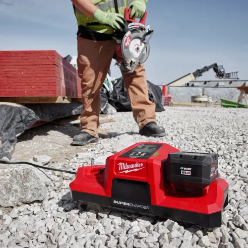 Milwaukee M18 Dual Bay Simultaneous Super Charger - 48-59-1815